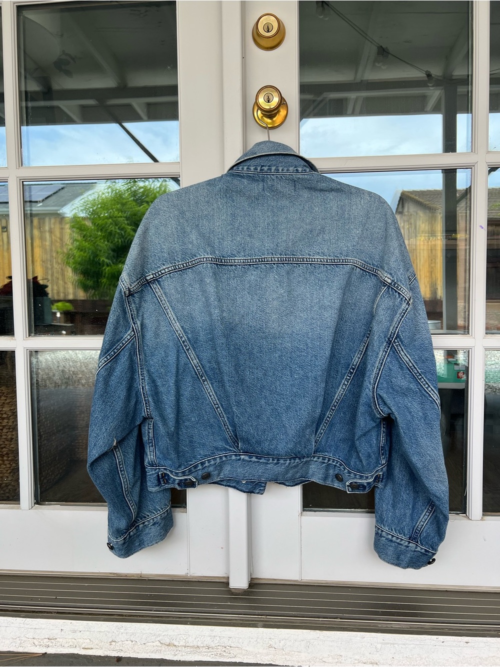 Madewell Relaxed Crop Jean Trucker Jacket in Billings Wash - Picture 4 of 6
